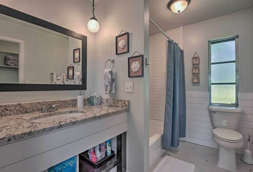 Waterfront Nokomis Escape W/ Dock, Kayaks & Bikes!