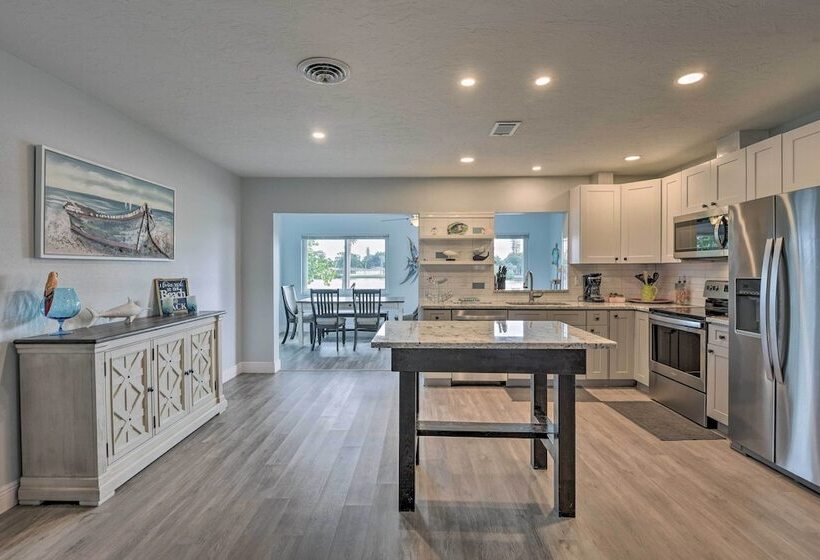 Waterfront Nokomis Escape W/ Dock, Kayaks & Bikes!