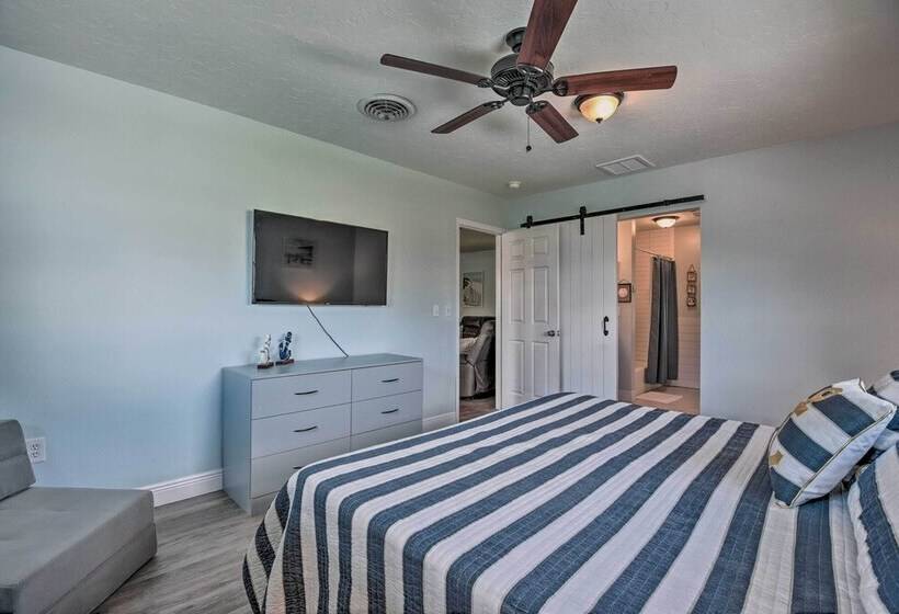 Waterfront Nokomis Escape W/ Dock, Kayaks & Bikes!