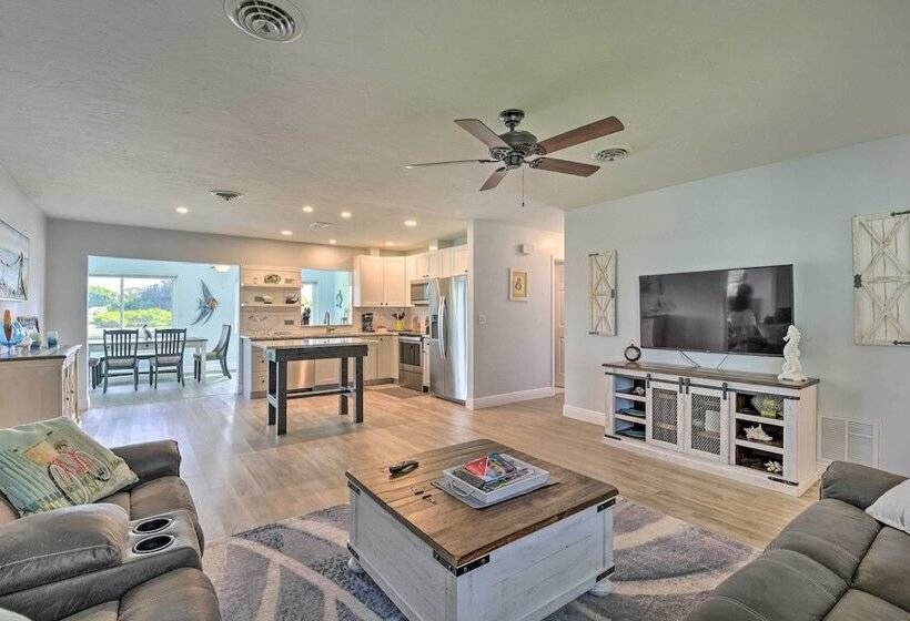 Waterfront Nokomis Escape W/ Dock, Kayaks & Bikes!