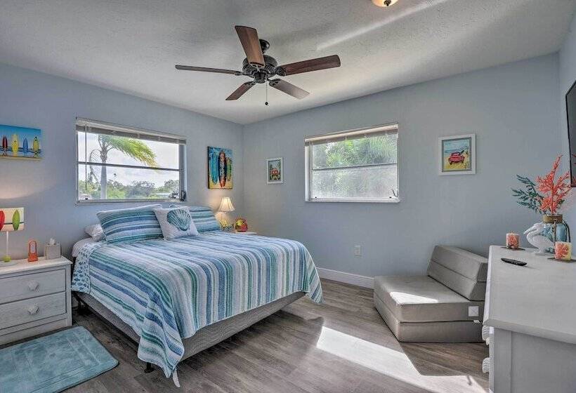 Waterfront Nokomis Escape W/ Dock, Kayaks & Bikes!