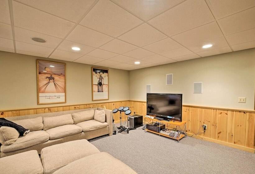 West Dover Home W/ Deck, Grill & Ev Outlet