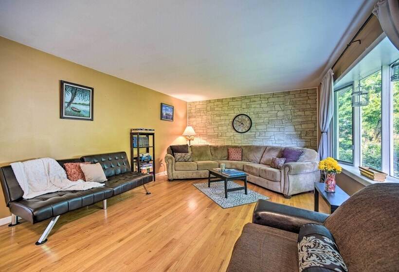 Albany Home W/ Fenced Yard & Patio   Pets Welcome!