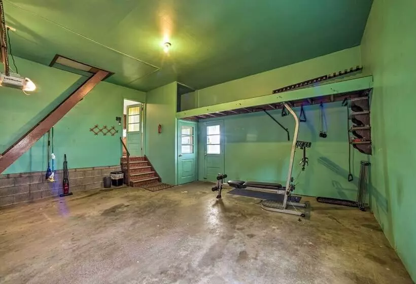 Albany Home W/ Fenced Yard & Patio   Pets Welcome!