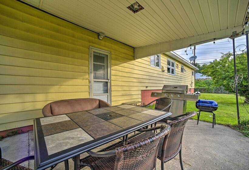 Albany Home W/ Fenced Yard & Patio   Pets Welcome!