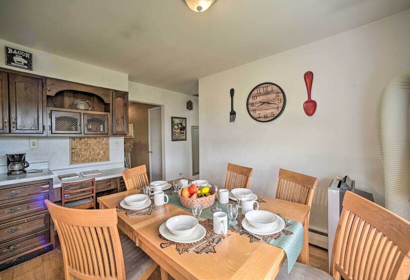 Albany Home W/ Fenced Yard & Patio   Pets Welcome!