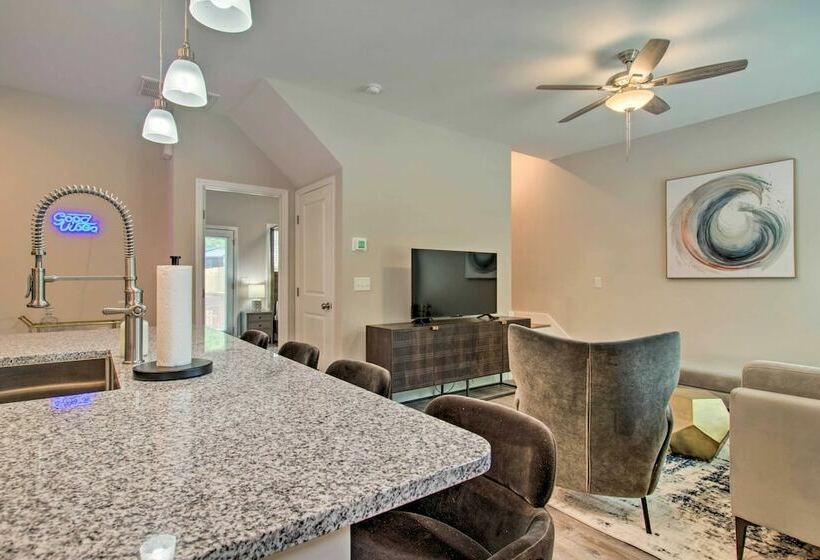 Asheville Retreat: Hot Tub, Yard & Game Room!