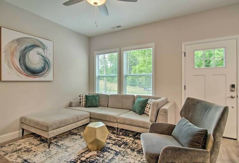 Asheville Retreat: Hot Tub, Yard & Game Room!