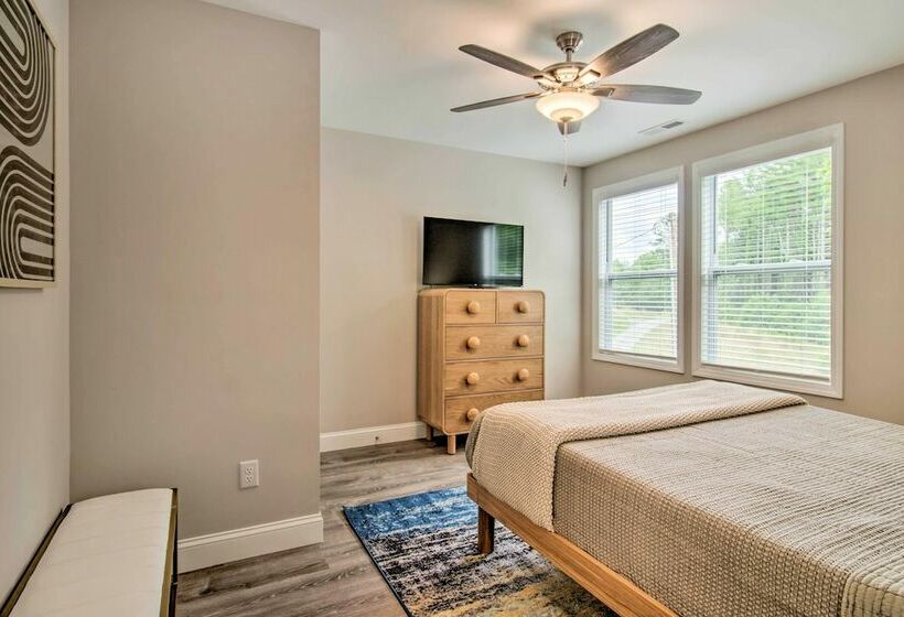 Asheville Retreat: Hot Tub, Yard & Game Room!