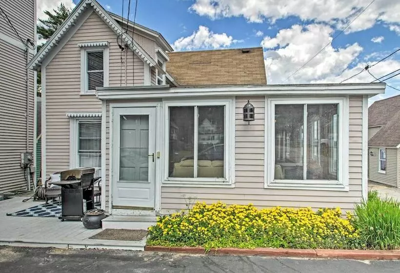 Bayside Weirs Beach Cottage < Half Mile To Pier!