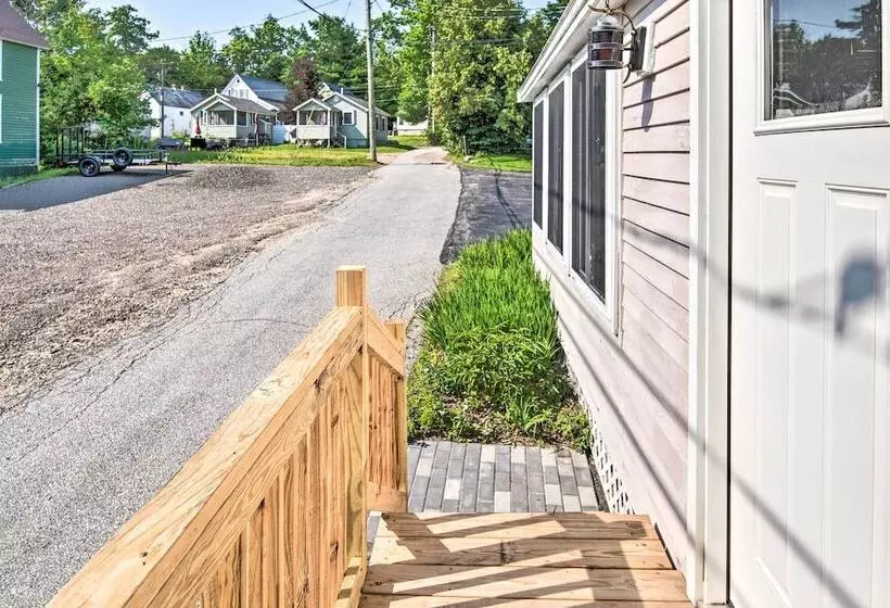 Bayside Weirs Beach Cottage < Half Mile To Pier!