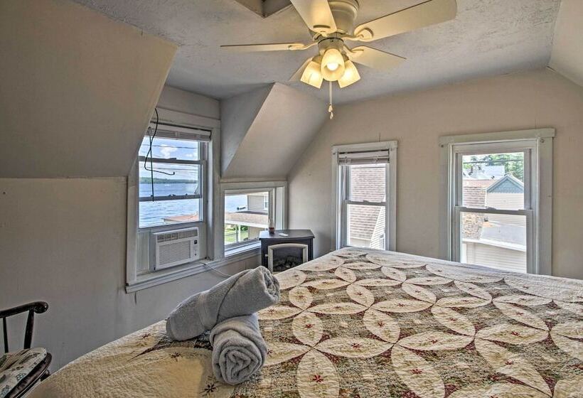 Bayside Weirs Beach Cottage < Half Mile To Pier!