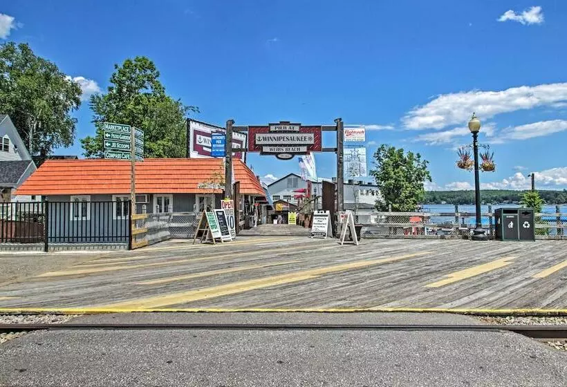 Bayside Weirs Beach Cottage < Half Mile To Pier!