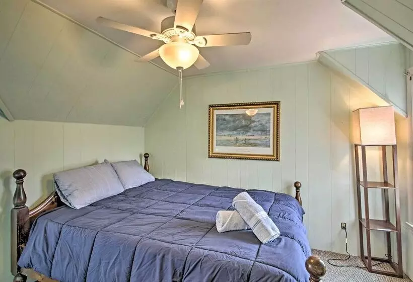 Bayside Weirs Beach Cottage < Half Mile To Pier!