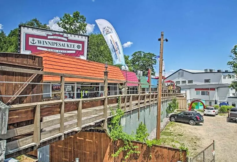 Bayside Weirs Beach Cottage < Half Mile To Pier!