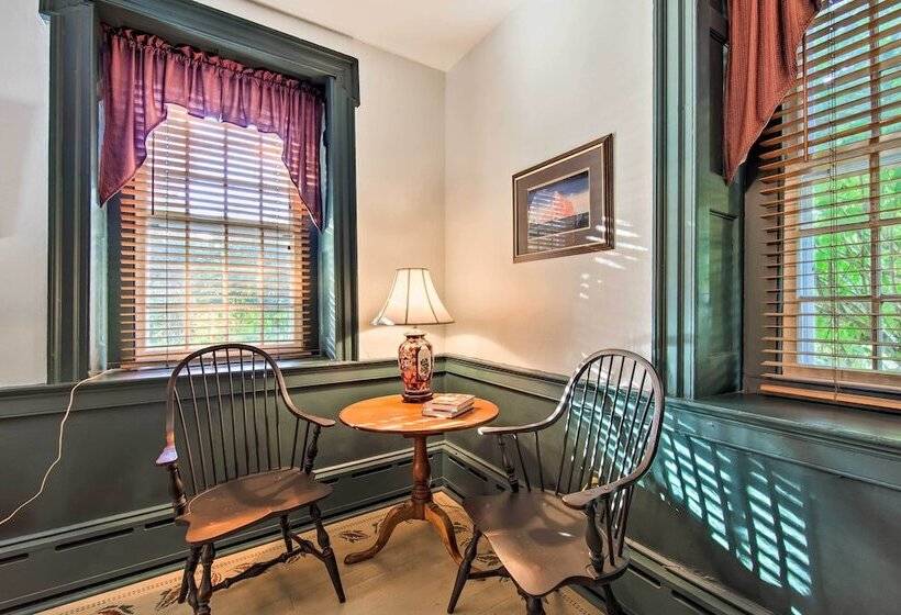 Beautiful Historic House In Amish Country