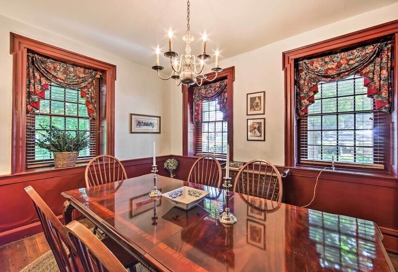 Beautiful Historic House In Amish Country