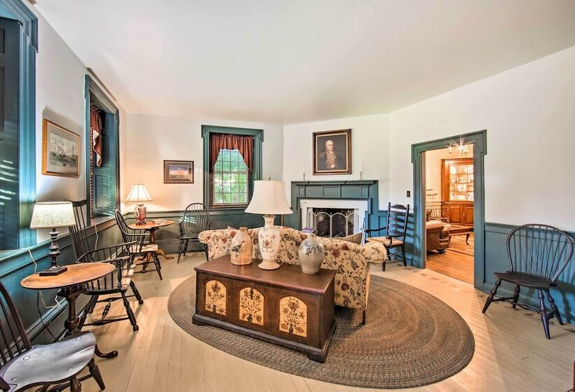 Beautiful Historic House In Amish Country