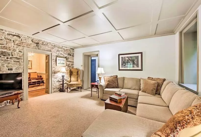 Beautiful Historic House In Amish Country