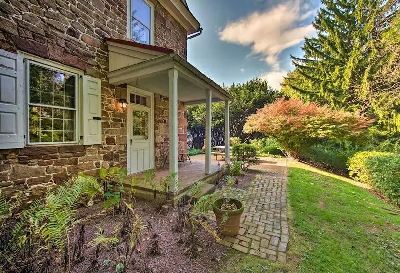 Beautiful Historic House In Amish Country
