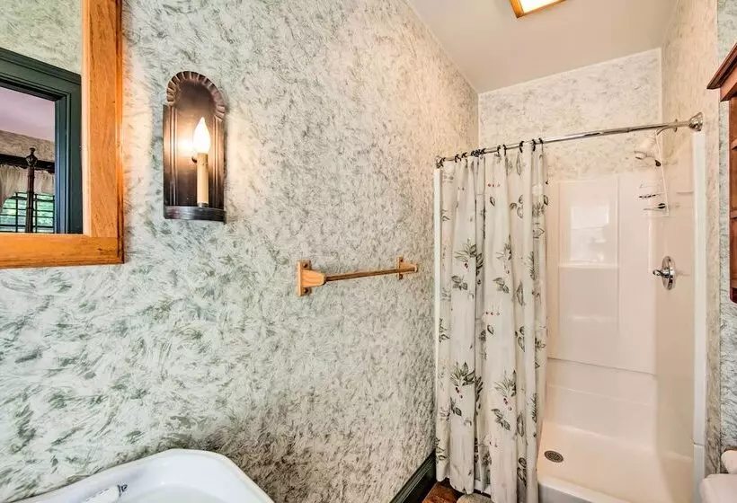 Beautiful Historic House In Amish Country