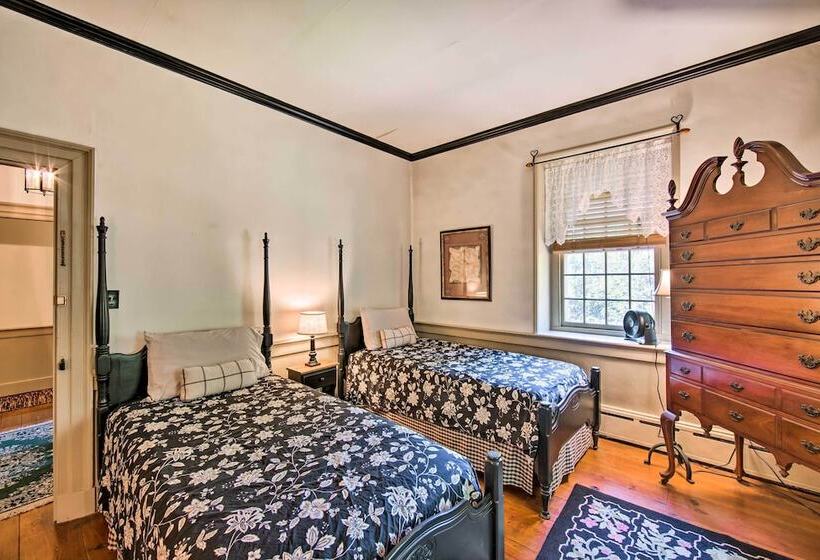 Beautiful Historic House In Amish Country