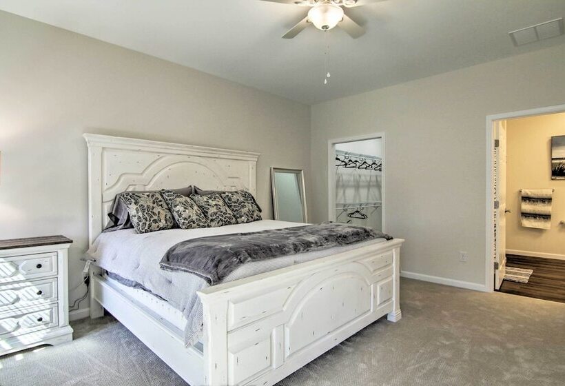 Bright Lewes Abode ~ 10 Miles To Rehoboth Beach!