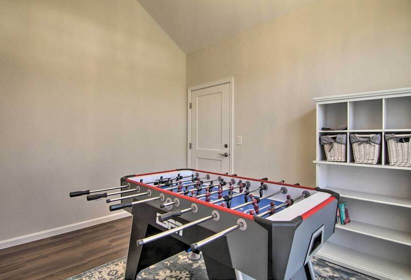 Bright Lewes Abode ~ 10 Miles To Rehoboth Beach!