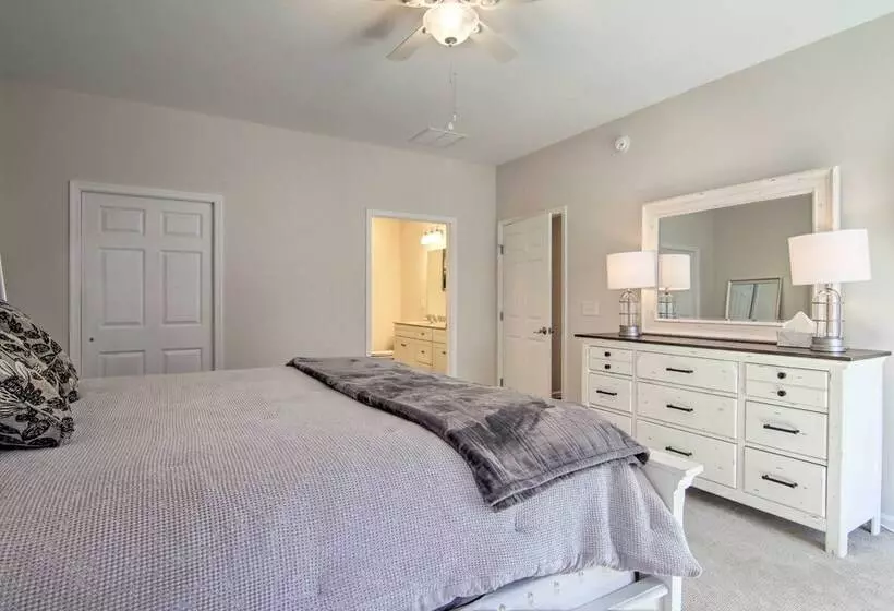 Bright Lewes Abode ~ 10 Miles To Rehoboth Beach!