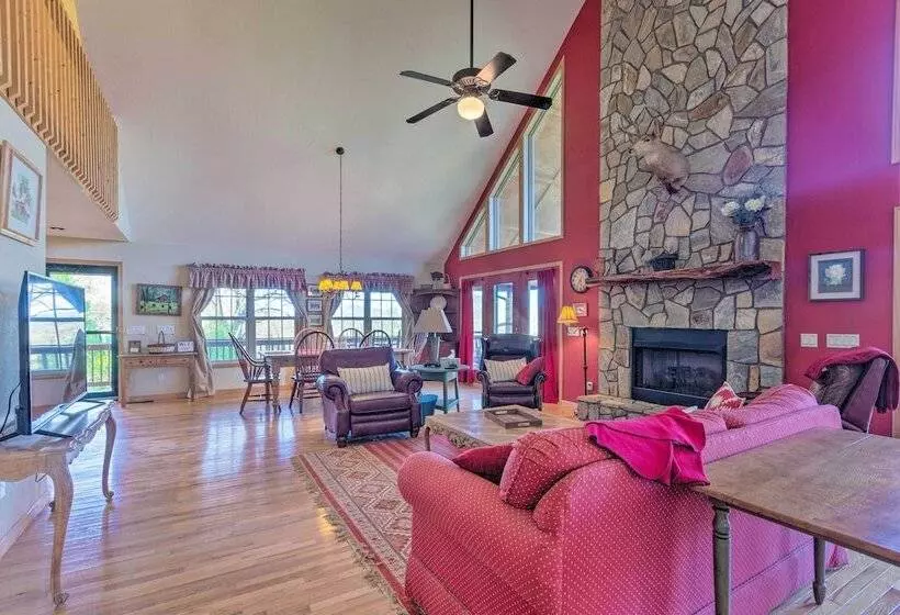 Burnsville Cabin: Wraparound Deck + Mountain View!