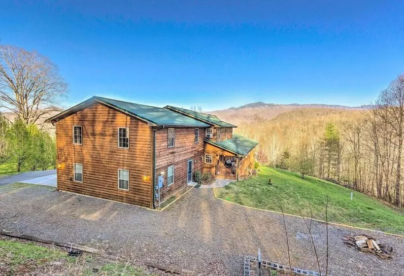 Burnsville Cabin: Wraparound Deck + Mountain View!