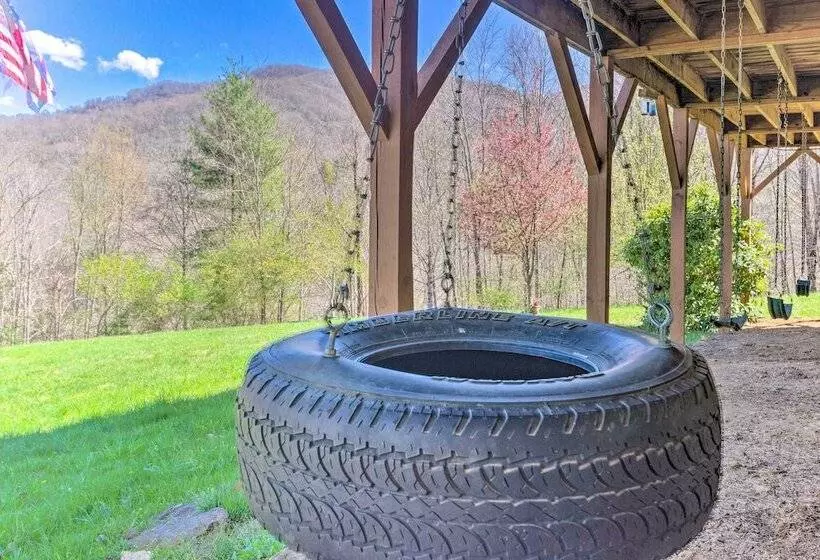 Burnsville Cabin: Wraparound Deck + Mountain View!
