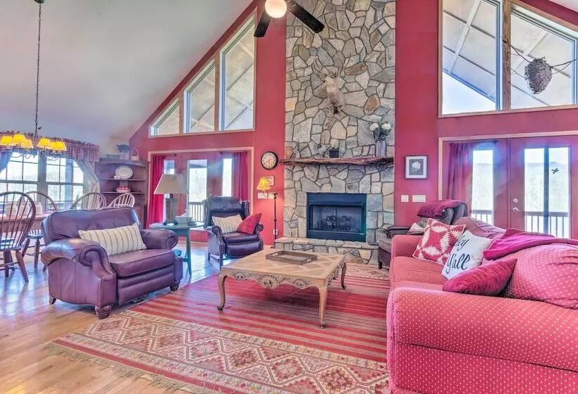 Burnsville Cabin: Wraparound Deck + Mountain View!