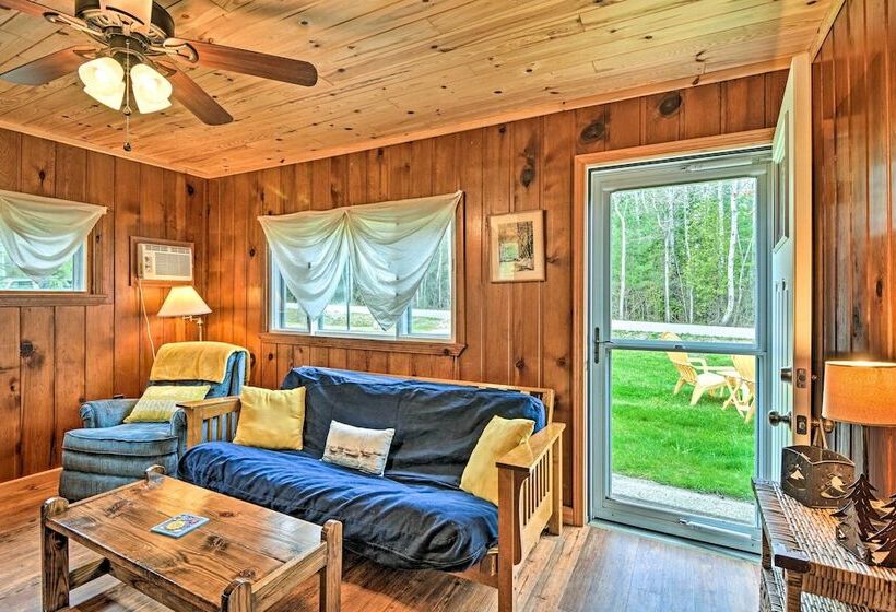Pet Friendly Charlevoix Cabin: Walk To Lakefront!