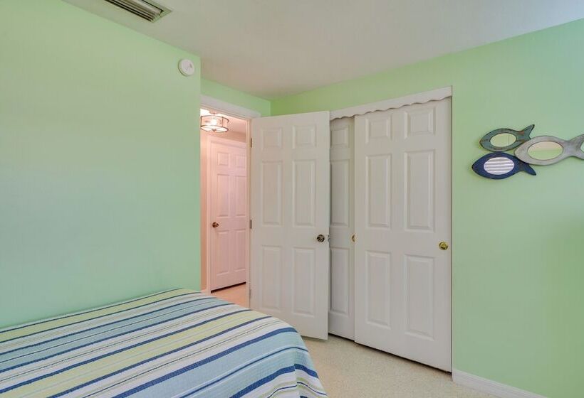 Canalfront Home W/ Dock & Pool: 5 Mi To Ft Myers!