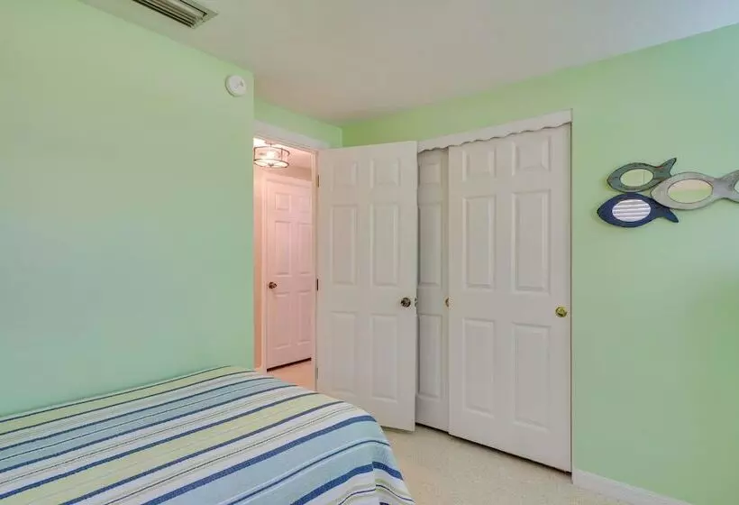 Canalfront Home W/ Dock & Pool: 5 Mi To Ft Myers!