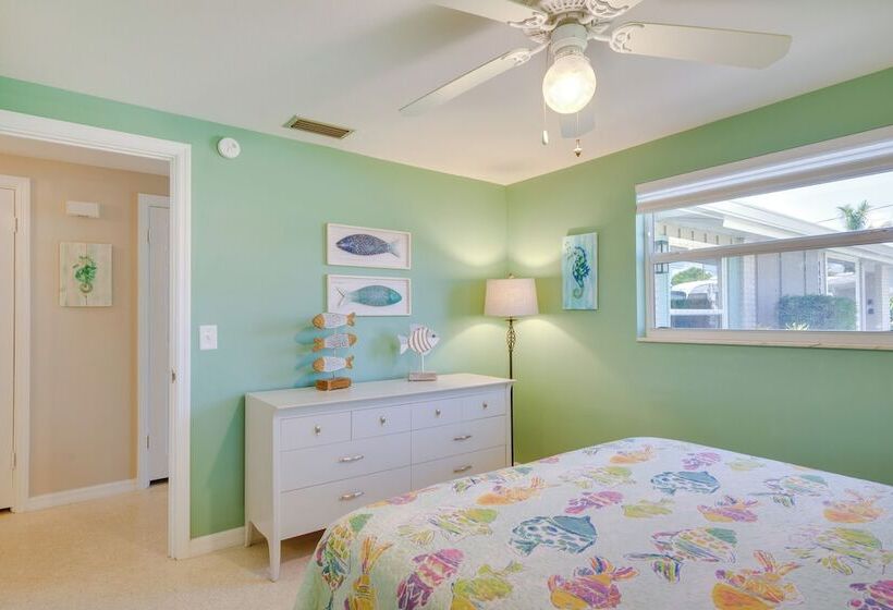 Canalfront Home W/ Dock & Pool: 5 Mi To Ft Myers!