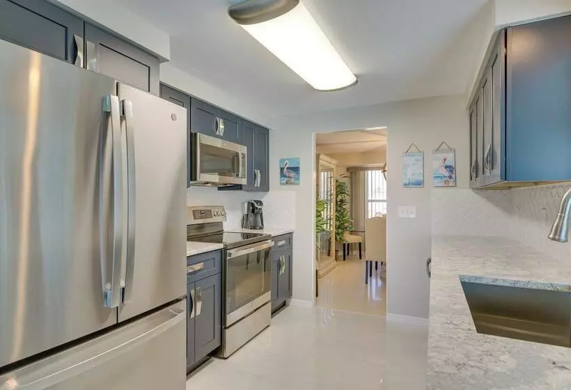 Canalfront Home W/ Dock & Pool: 5 Mi To Ft Myers!