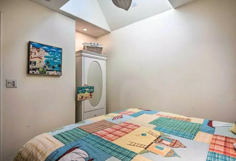 Catalina Island Home: Walk To Main Street Beach!