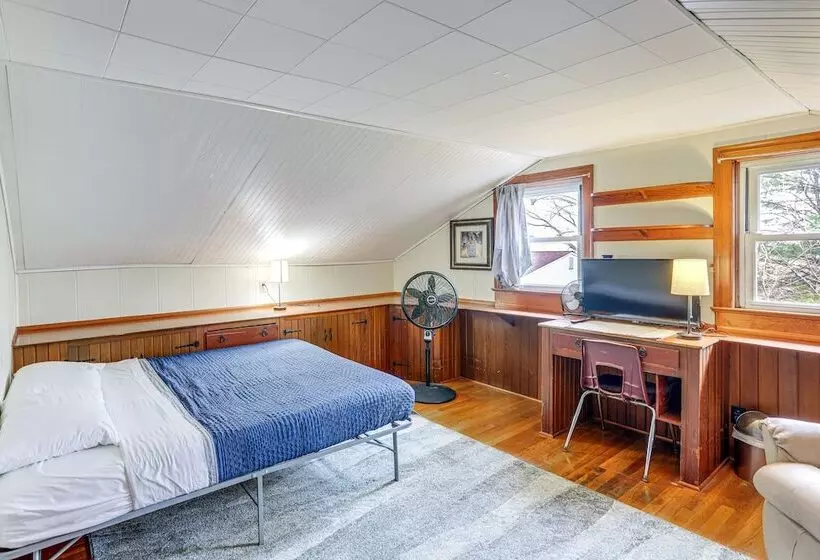 Central & Private Milan Home ~ 10 Mi To Sandusky!