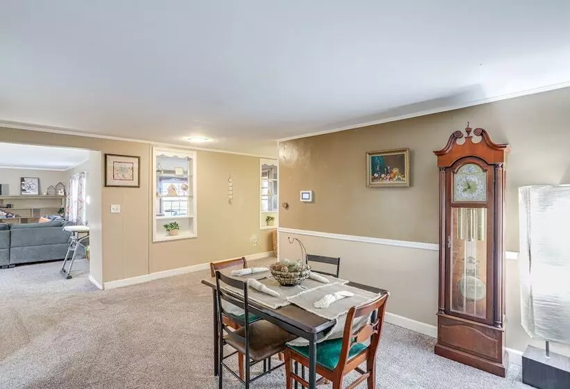 Central & Private Milan Home ~ 10 Mi To Sandusky!