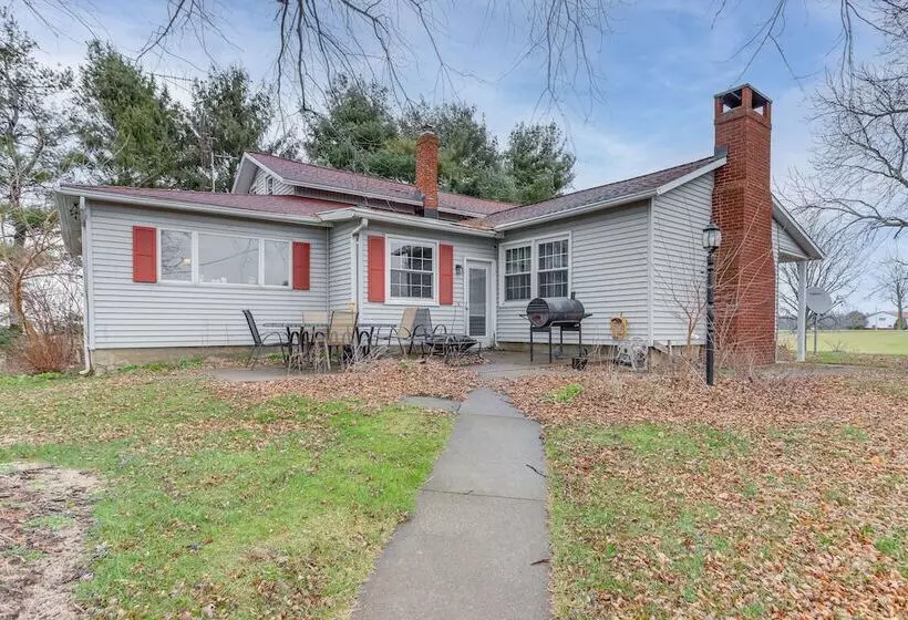 Central & Private Milan Home ~ 10 Mi To Sandusky!