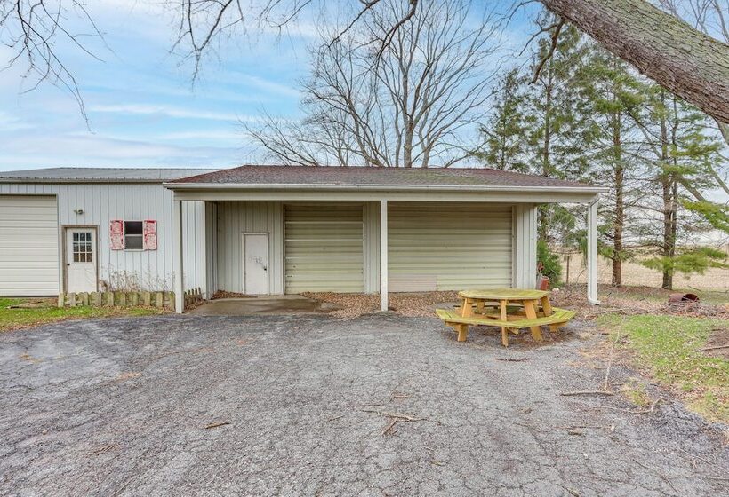 Central & Private Milan Home ~ 10 Mi To Sandusky!