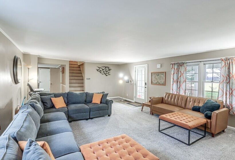 Central & Private Milan Home ~ 10 Mi To Sandusky!