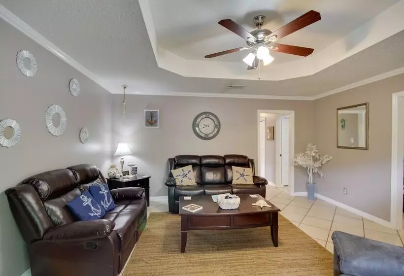 Charming Family Cottage Near Pass Christian Beach!