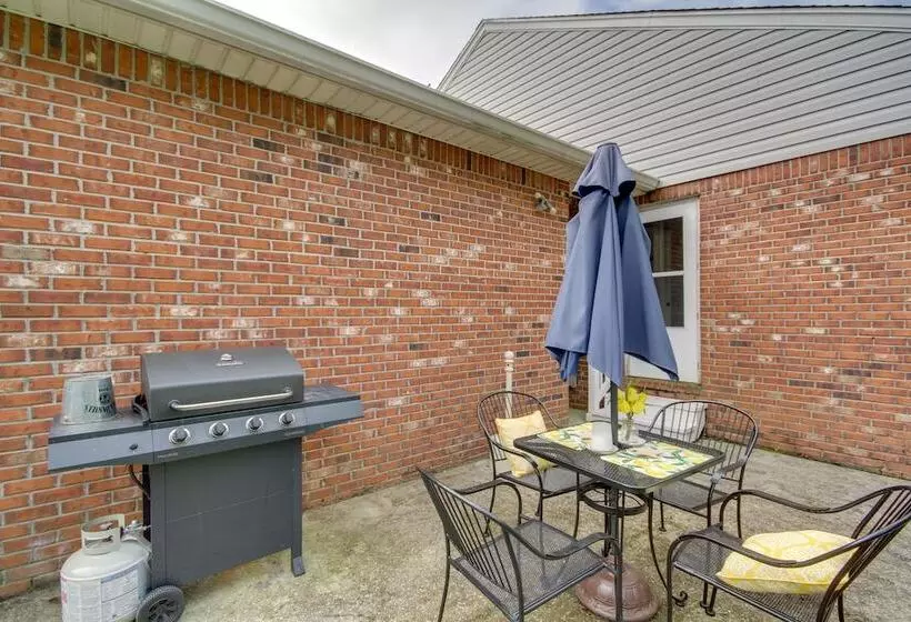 Charming Family Cottage Near Pass Christian Beach!