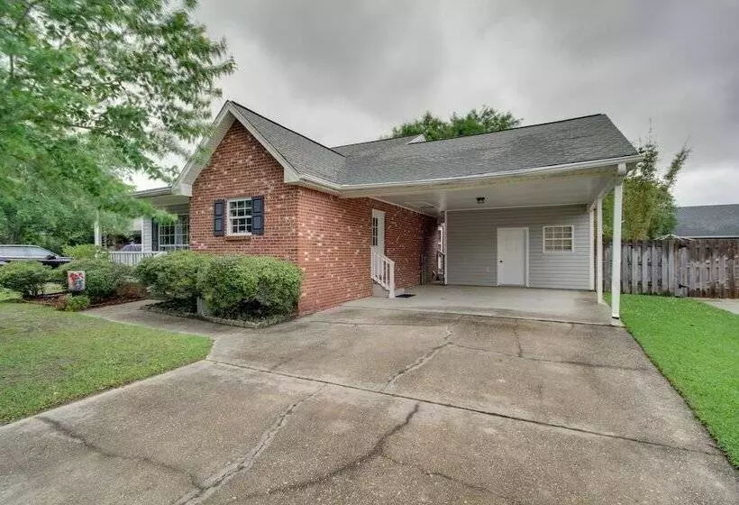 Charming Family Cottage Near Pass Christian Beach!