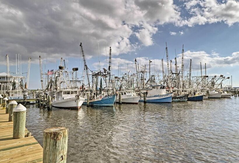 Charming Family Cottage Near Pass Christian Beach!