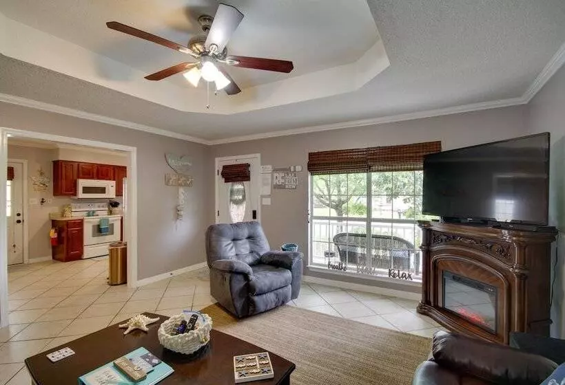 Charming Family Cottage Near Pass Christian Beach!