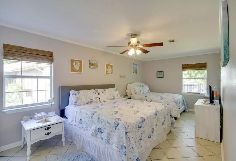 Charming Family Cottage Near Pass Christian Beach!